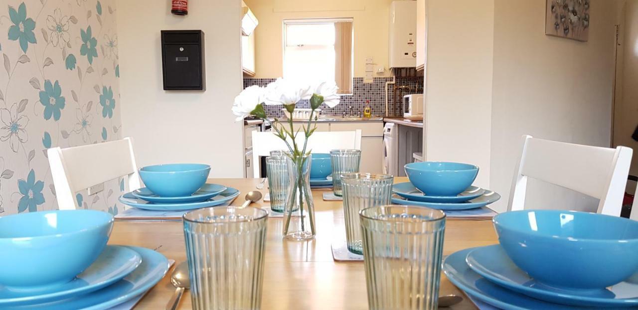 Fearnhead House Villa วอร์ริงตัน ภายนอก รูปภาพ